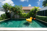 Medium size yellow duck intex