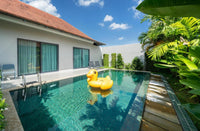 Medium size yellow duck intex